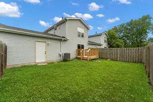 1005 Windsor Ln, Dyer, IN 46311 - Photo 17