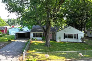 438 W Jefferson St, Winamac, IN 46996 - Photo 3
