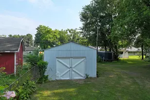 438 W Jefferson St, Winamac, IN 46996 - Photo 5