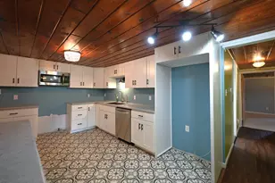 438 W Jefferson St, Winamac, IN 46996 - Photo 9