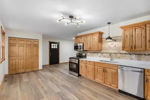 380 Brook Dr, Valparaiso, IN 46385 - Photo 9