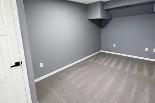 7400 Clark St, Merrillville, IN 46410 - Photo 33