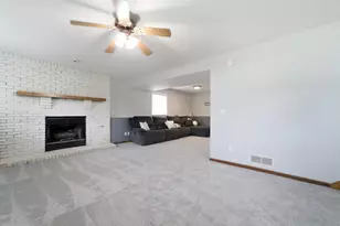 3695 Kingsway Dr, Crown Point, IN 46307 - Photo 17