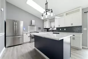 3695 Kingsway Dr, Crown Point, IN 46307 - Photo 7