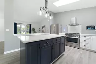 3695 Kingsway Dr, Crown Point, IN 46307 - Photo 9