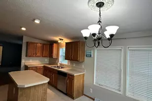 513 Center St, Valparaiso, IN 46385 - Photo 5