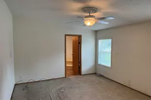 513 Center St, Valparaiso, IN 46385 - Photo 7