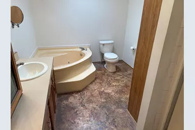513 Center Street, Valparaiso, IN 46385 - Photo 9