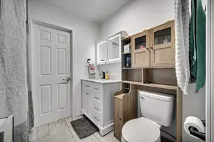 2817 Beverly Dr, Gary, IN 46408 - Photo 9