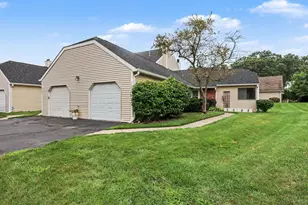 1100 Saratoga Ln, Chesterton, IN 46304 - Photo 3