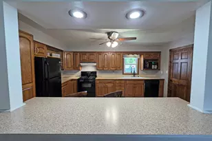1606 Brookview Ct, Hobart, IN 46342 - Photo 9