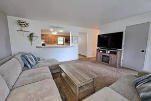 1606 Brookview Ct, Hobart, IN 46342 - Photo 7