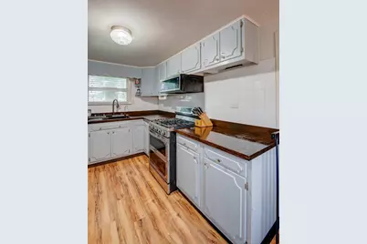 24215 Euclid Avenue, Schneider, IN 46376 - Photo 17