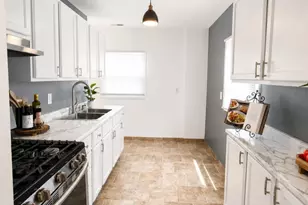 8115 Wicker Park Dr, Highland, IN 46322 - Photo 7