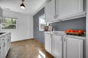 8115 Wicker Park Dr, Highland, IN 46322 - Photo 11