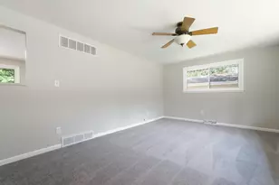 322 Oriole Ave, Crown Point, IN 46307 - Photo 5