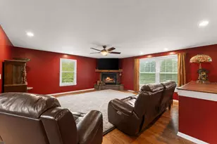 933 River Dr, Munster, IN 46321 - Photo 7
