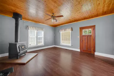 8826 N 650 E, New Carlisle, IN 46552 - Photo 5