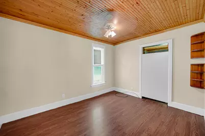 8826 N 650 E, New Carlisle, IN 46552 - Photo 9