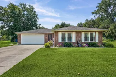 617 6th Avenue NW, Demotte, IN 46310 - Photo 1