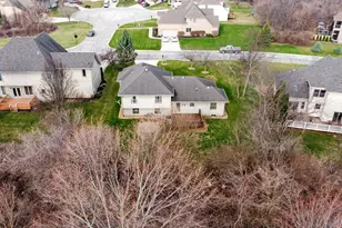 10621 Erie Dr, Crown Point, IN 46307 - Photo 43