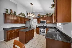 10621 Erie Dr, Crown Point, IN 46307 - Photo 3