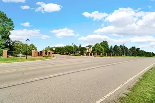 10621 Erie Dr, Crown Point, IN 46307 - Photo 17