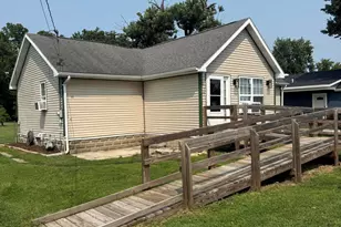 307 S Fisher St, Knox, IN 46534 - Photo 3