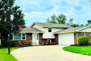 954 Chippewa Dr, Crown Point, IN 46307 - Photo 1