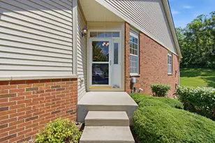 8789 Forest Glen Ct, Saint John, IN 46373 - Photo 3