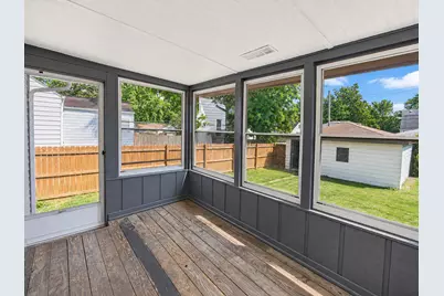 914 E 176th Street, Hammond, IN 46324 - Photo 13