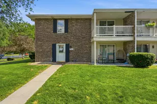 1902 Burgundy St, Schererville, IN 46375 - Photo 1