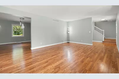 423 Shorewood Court, Valparaiso, IN 46385 - Photo 7