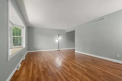 423 Shorewood Court, Valparaiso, IN 46385 - Photo 9
