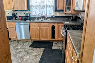875 W 72nd Ct, Merrillville, IN 46410 - Photo 5
