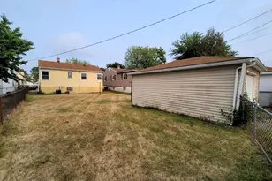 2716 White Oak Ave, Whiting, IN 46394 - Photo 17