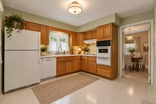 203 E Greenwood Ave, Crown Point, IN 46307 - Photo 3
