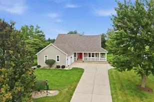 731 Oakbrook Dr, Hebron, IN 46341 - Photo 1