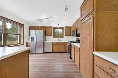 585 Lake Park Drive, Valparaiso, IN 46385 - Photo 7