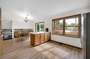 585 Lk Pk Dr, Valparaiso, IN 46385 - Photo 9