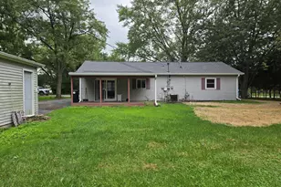 10515 Baker St, Crown Point, IN 46307 - Photo 3