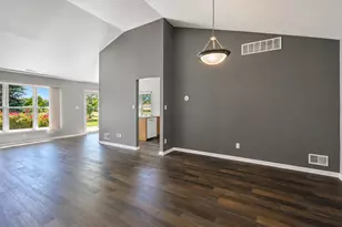 1081 Wildwood Ln, Schererville, IN 46375 - Photo 5