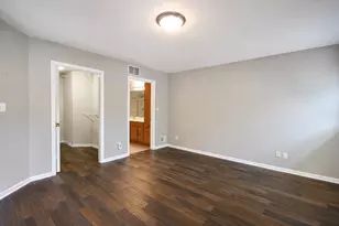 1081 Wildwood Ln, Schererville, IN 46375 - Photo 11