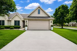1081 Wildwood Ln, Schererville, IN 46375 - Photo 1