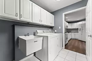 930 Cornwallis Ln, Munster, IN 46321 - Photo 11