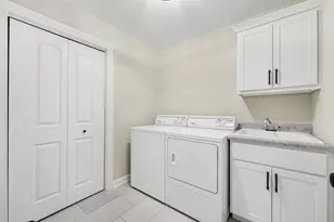 1002 Oak Grove Ct, Crown Point, IN 46307 - Photo 23