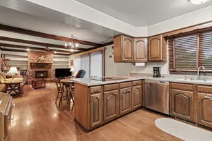 428 Pickwick Pl, Valparaiso, IN 46385 - Photo 11