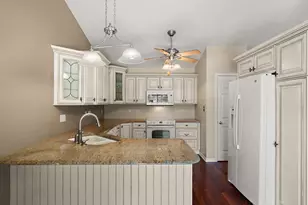 901 Veterans Ln, Crown Point, IN 46307 - Photo 9