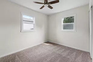4171 W 39th Ave, Hobart, IN 46342 - Photo 9