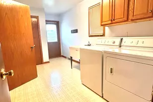 1429 Lakeview Dr, Schererville, IN 46375 - Photo 27